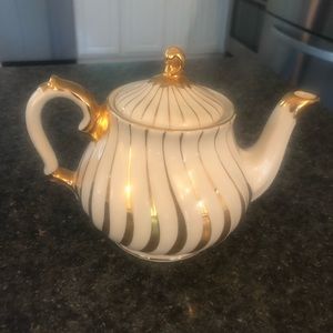 Vintage Sadler English Teapot